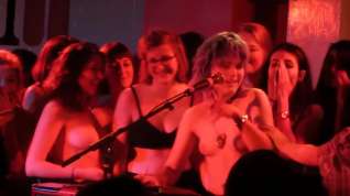 Online film Girls At Soko Concert Show Their Tits On Stage