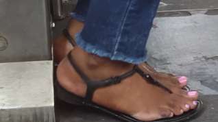 Online film Ebony woman's feet 3 (with them sandals tho)
