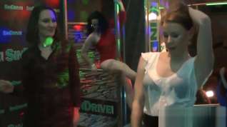Online film Awesome lesbians gets wild in a club