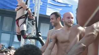 Online film Naked wrestling at Folsom Fair 2009.