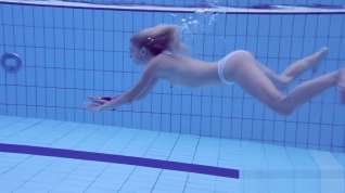 Online film Proklova takes off bikini and swims under water