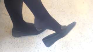 Online film Candid Feet Dangling Shoeplay Black Tights Nylons