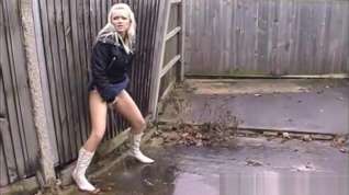 Online film Naughty blonde FrankieBabe caught on camera sneaky peeing outdoor in public