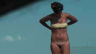 Online film Nudist beach video introduces great looking naked babes