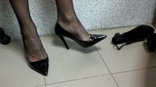 Online film Shoeplay Black Heels