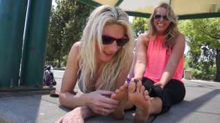 Online film Two blondes show off feet