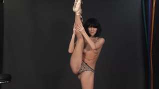 Online film Professional black-haired Gymnast Rina