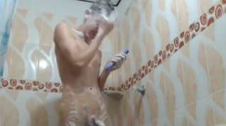 Online film He Shower And Shakes His Cock All Smooth On The Toilet