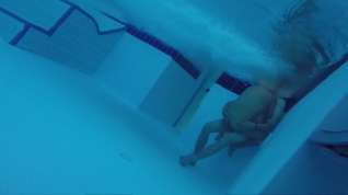 Online film Sex in the pool