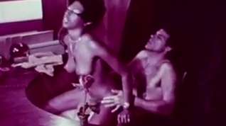 Online film Vintage Interracial 1970's Loop, Hot Black Chick