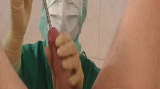 Online film Masked nurse make a peehole sounding