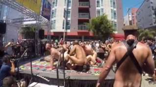 Online film Dore Alley Naked Twister 2017