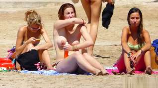 Online film Various Topless Babes at the Beach