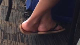 Online film Sexy Latina Feet In The AirPort Pt.1