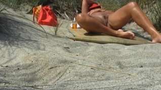 Online film nice voyeur lady in beach