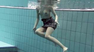 Online film Flashing bright tits underwater makes everyone horny