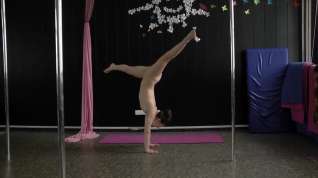 Online film Tamara Neto hot Russian blackhaired gymnast
