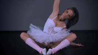 Online film Sexy ballerina Petino Gore