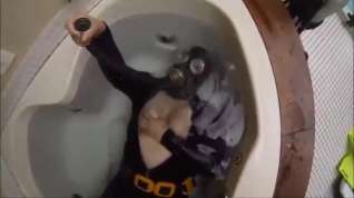 Online film Underwater in Gas Mask
