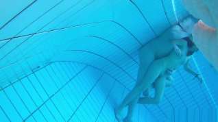 Online film Nudist Couples Underwater Pool Hidden Spy cam Voyeur HD 2