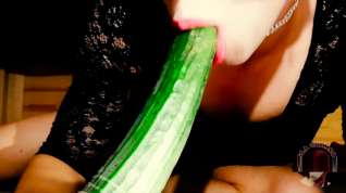 Online film Self-Facial of Feminine Sissy Trap Teen and Playing with Huge Cucumber