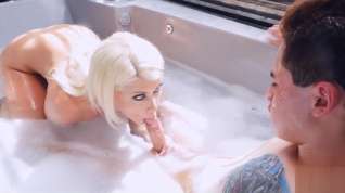 Online film Horny Fit Blonde MILF bathes Teen