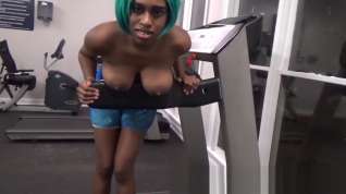 Online film Fit Ebony Work Out Naked In Gym Then Gives Stranger Blowjob