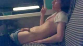 Online film Horny Young Guy Wanks & Cums On Train