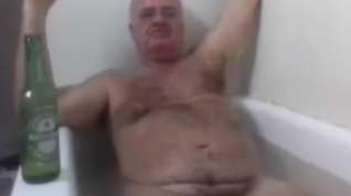 Online film grandpa bath