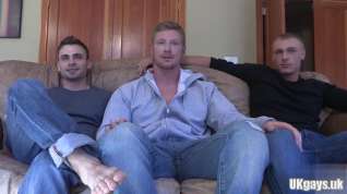 Online film Muscle gay threesome with facial