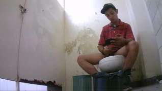 Online film toilet spycam 3