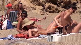 Online film Sexy Curves Naked Nudist Babes Beach Voyeur Spycam Video