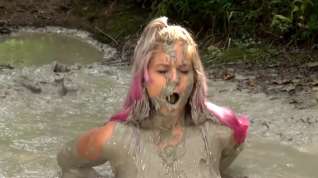 Online film Mud Bubbling Girl