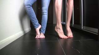 Online film Tall and Short Girl show off their Sexy Feet