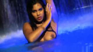 Online film Blue Waters With Indian Babe