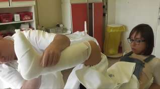 Online film Bandage is not enough and a cast is applied for her hurt ankle