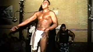 Online film male strippper gets blown on stage