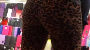 Online film hidden cam! Sexy candid teen shows us her big ass in tight leopard leggings