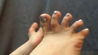 Online film Japanese girl's small silver toes
