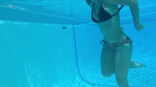 Online film Breath hold underwater
