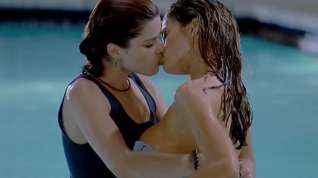 Online film Denise Richards Neve Campbell Threesome sex (no music)