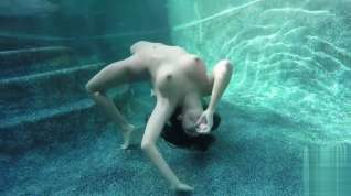 Online film Underwater girl masturbate
