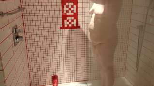Online film my wife in the shower