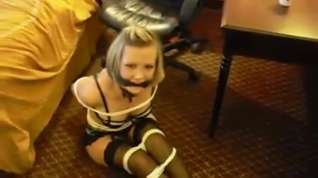 Online film Girl bound in hotel