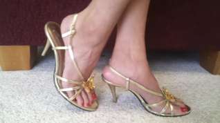 Online film sexy long feet in golden sandals