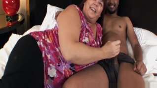 Online film Maure BBW w Huge Tits in Interracial Scene