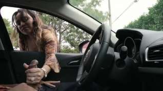 Online film Busty Latina Gives A Guy Handjob Through Car Window In Public