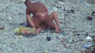 Online film Couple Having Sex At The Beach