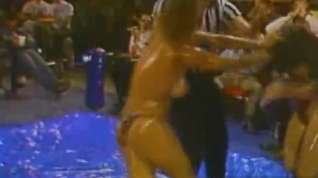 Online film Quisha Page Oil Wrestling