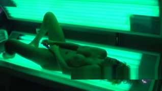 Online film Ember Reigns Tanning Bed